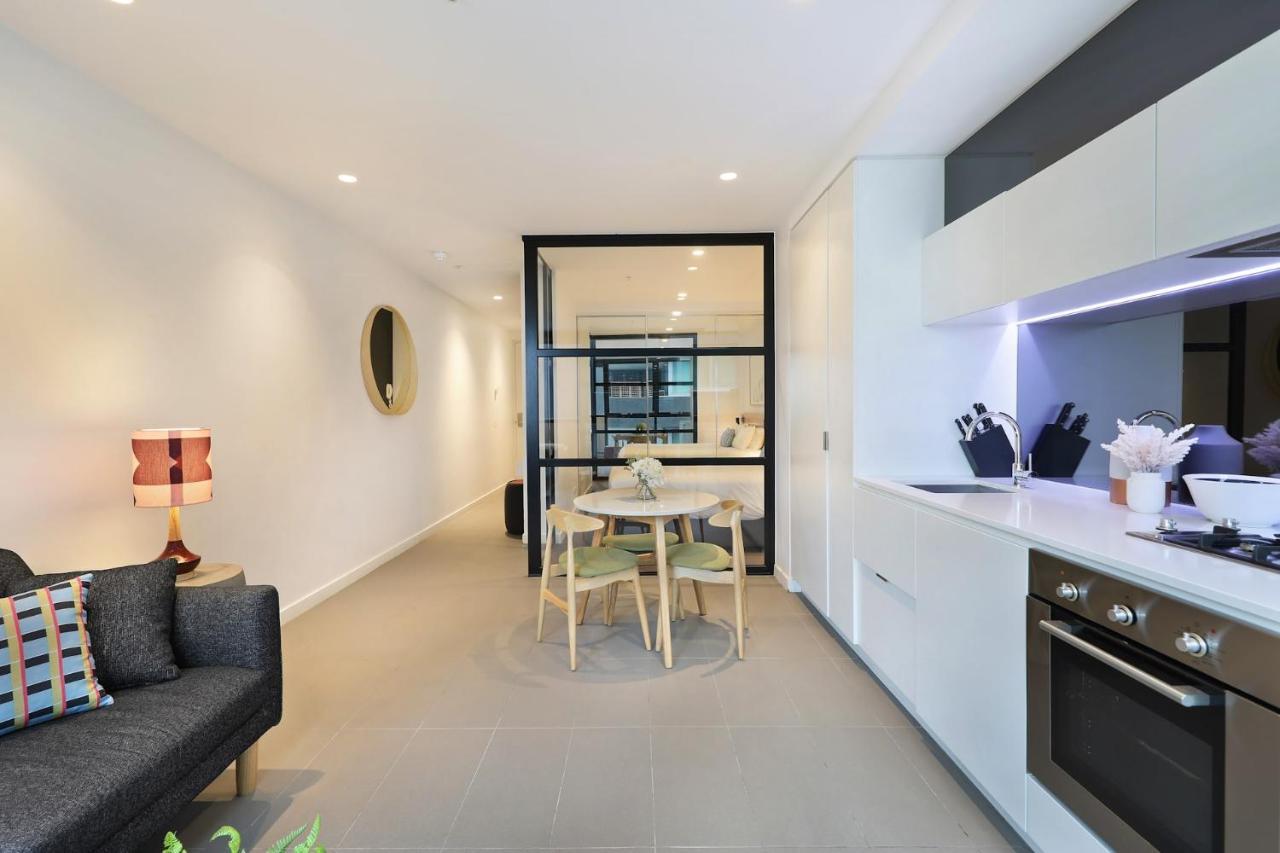 The Canvas Apartment Hotel เมลเบิร์น ภายนอก รูปภาพ